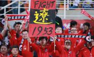 现场气氛热烈，球场上的奇迹让人动容的简单介绍